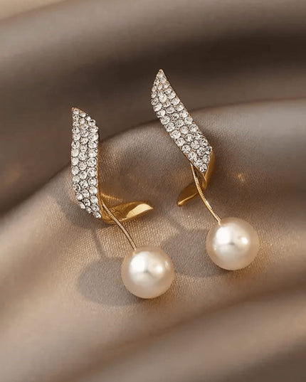 Twisted dropping pearl earning