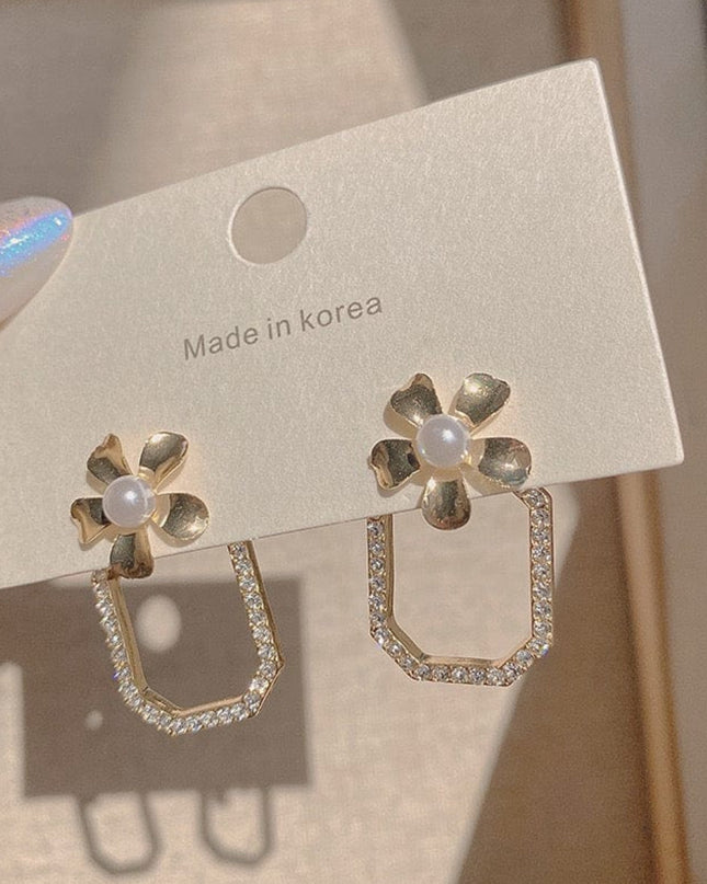 Three way flower pearl earnings