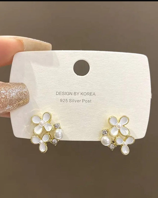 Mini flower pearl diamond earnings