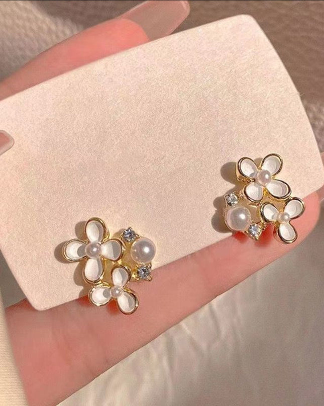 Mini flower pearl diamond earnings